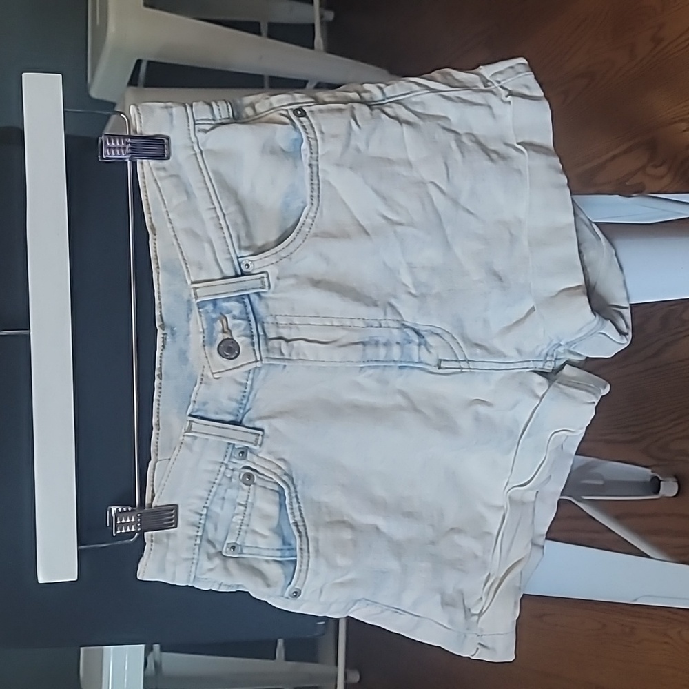 Women's Bleached Levi Jean Shorts Size 27